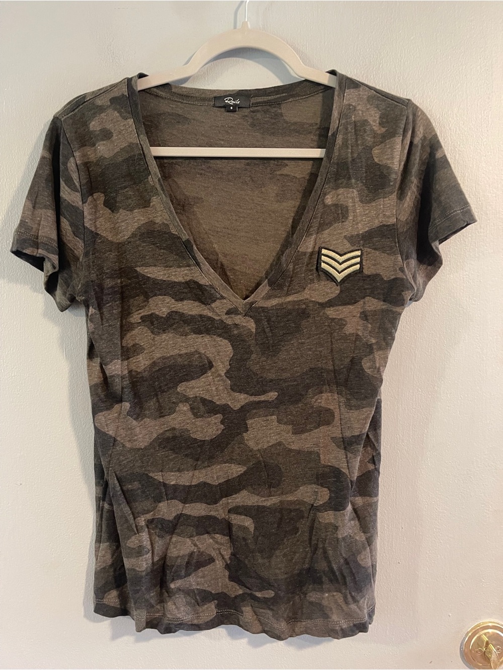 Rails Women's Linen‎ Blend Camo V-Neck Tee Size S